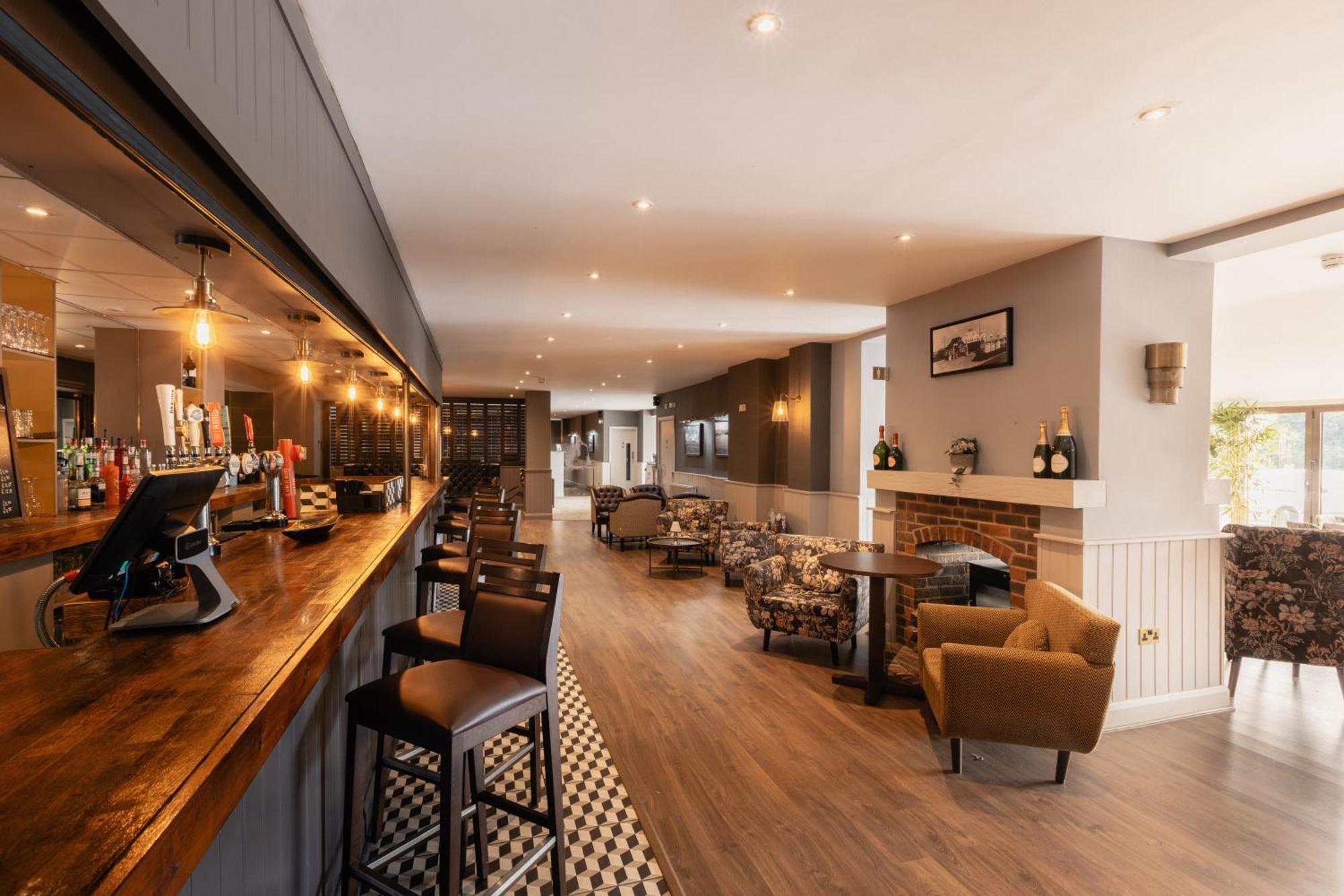 The Stones Hotel Salisbury Exterior photo