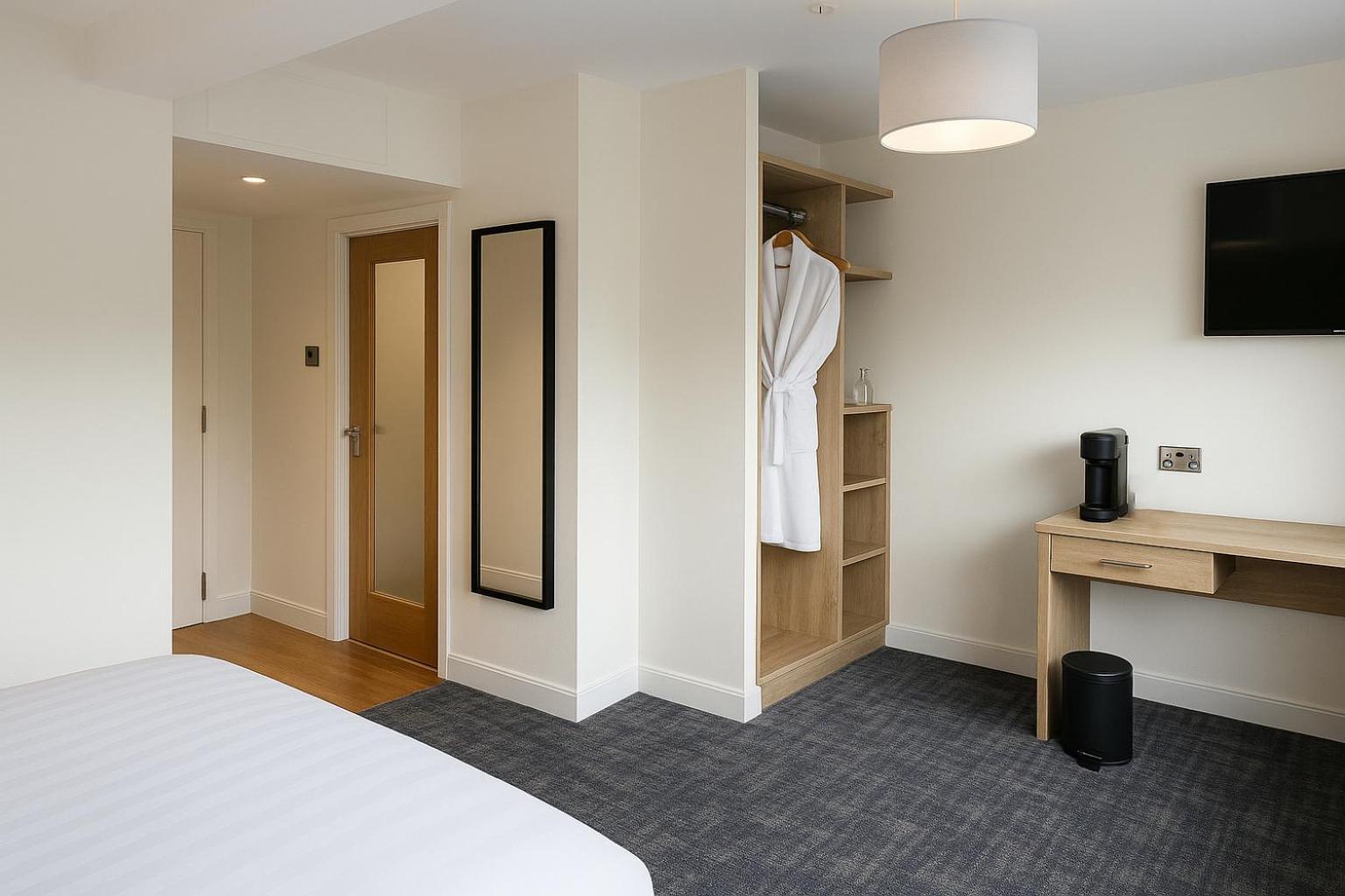 The Stones Hotel Salisbury Exterior photo